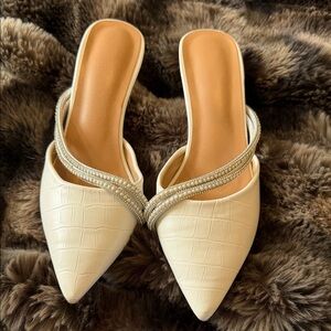 SHEIN Cream Croc-Embossed Mules with Pearl Detail